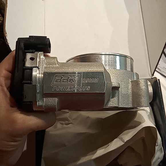 New in box throttle body - Picture 7 of 7